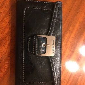 Nine West wallet